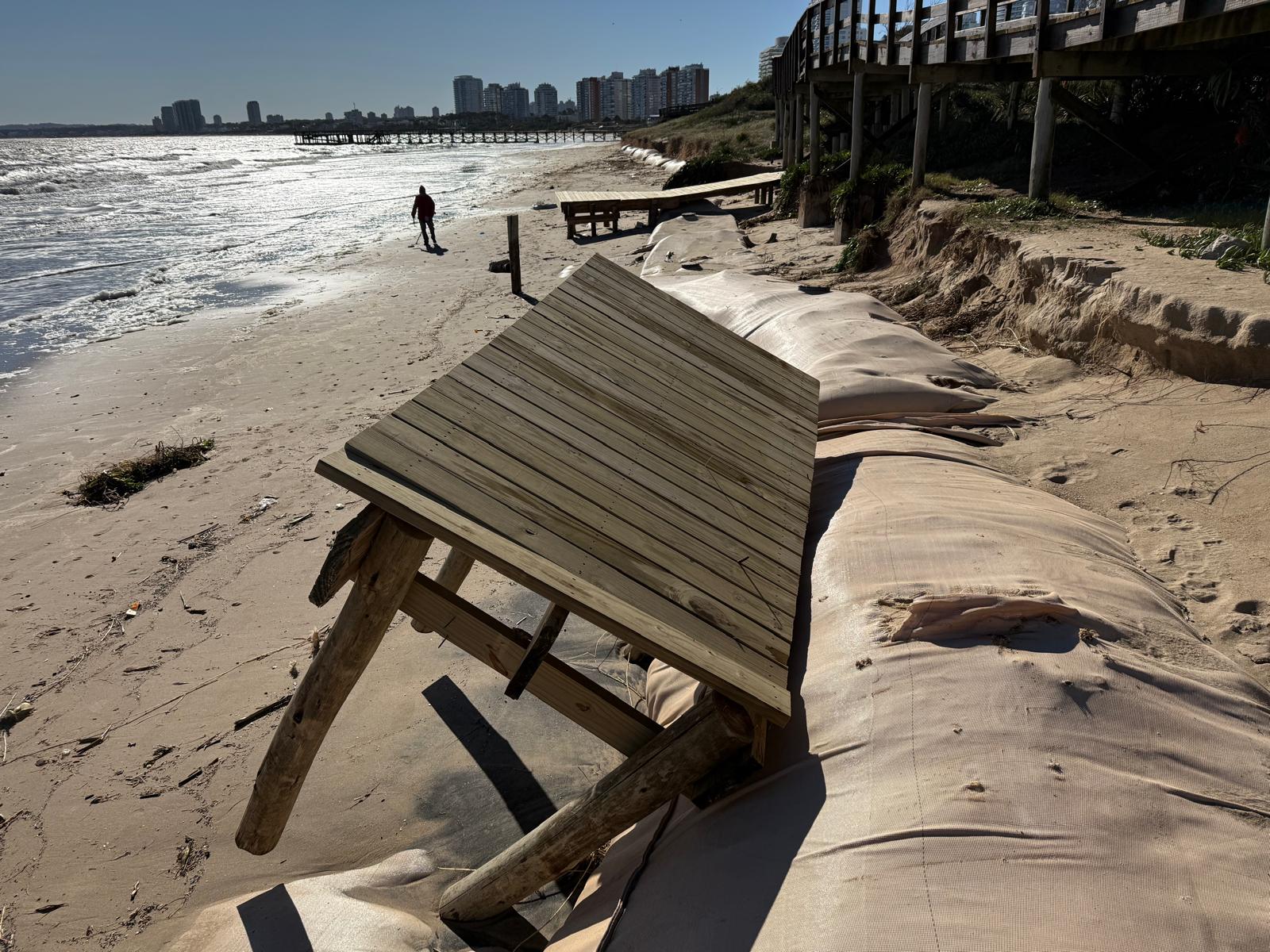 pasarela playa mansa 