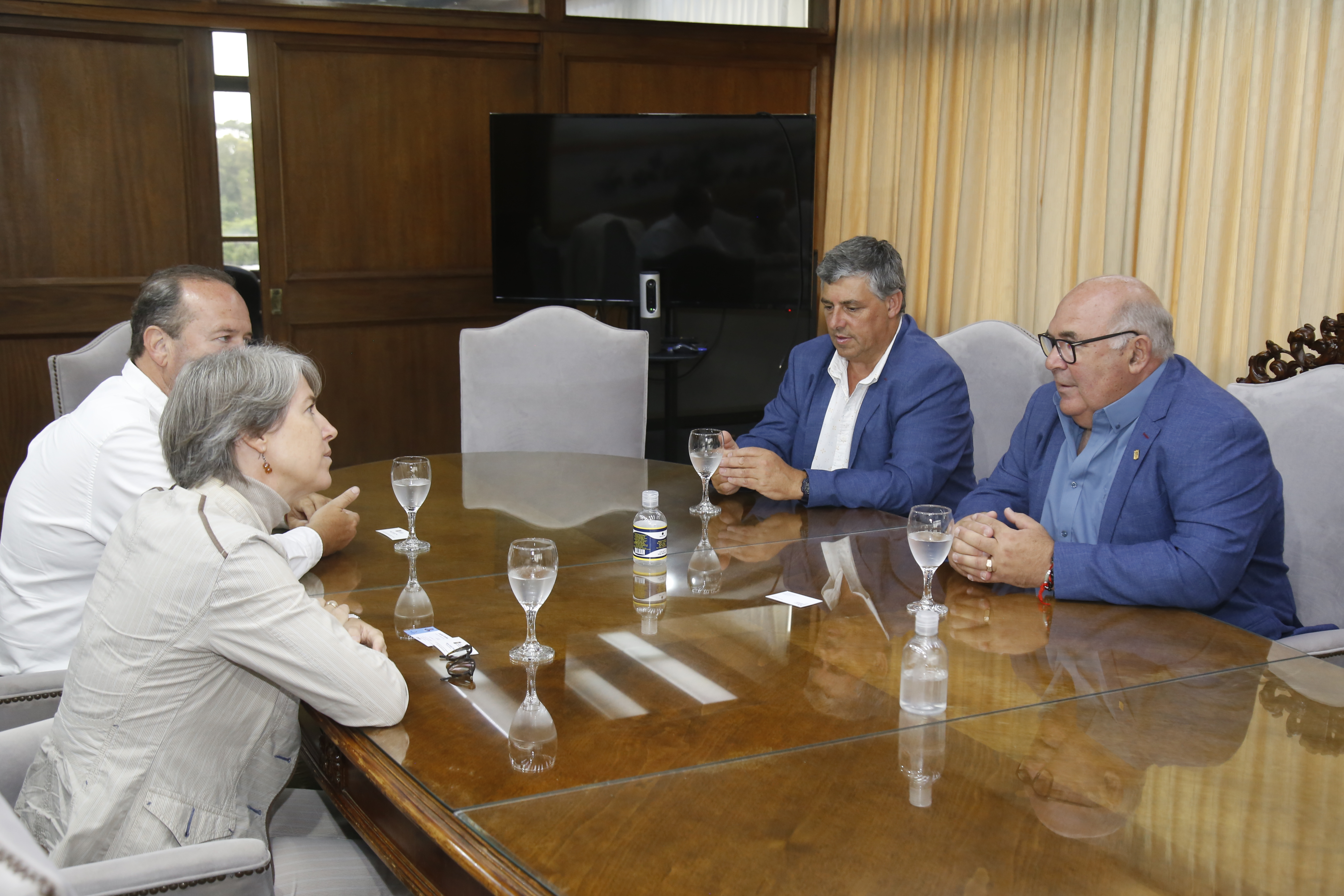 abella embajadora francia 