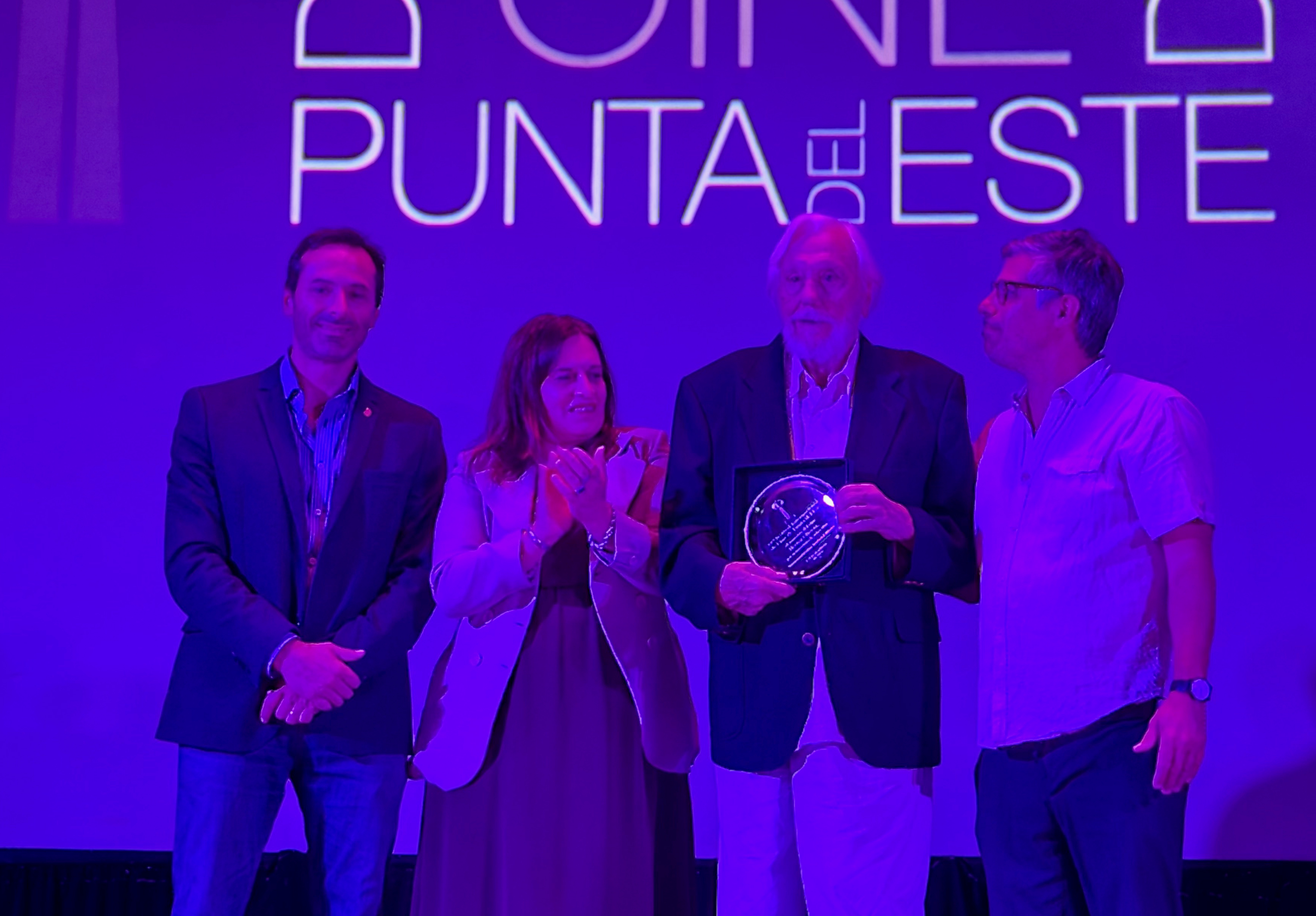 homenaje Hector Olivera