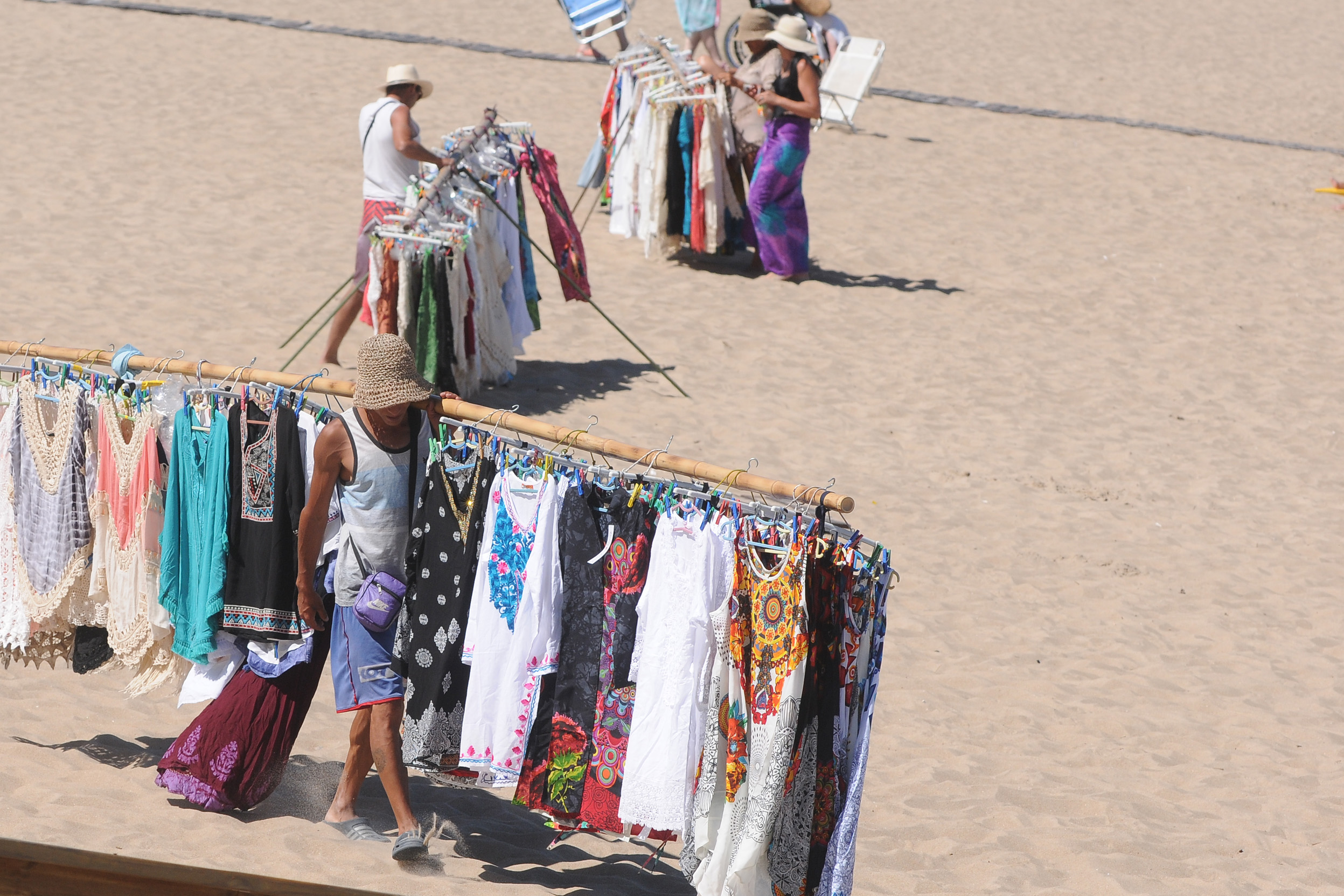 El 1º de octubre comienzan las inscripciones para la venta ambulante en playas